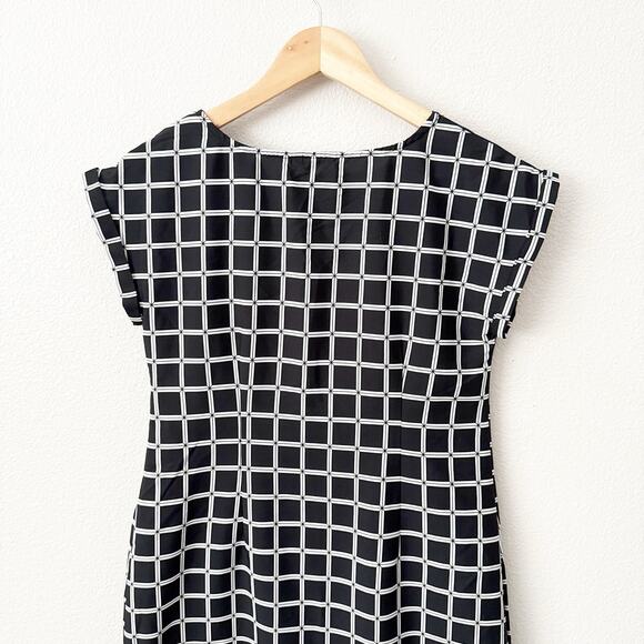 W FOR WOMEN | Black White Shift Dress Straight Cut Sleeveless Skyline | Size 8 - Picture 6 of 8